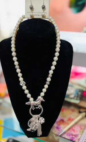 Run Away Stallion Pearl Charm Necklace Set